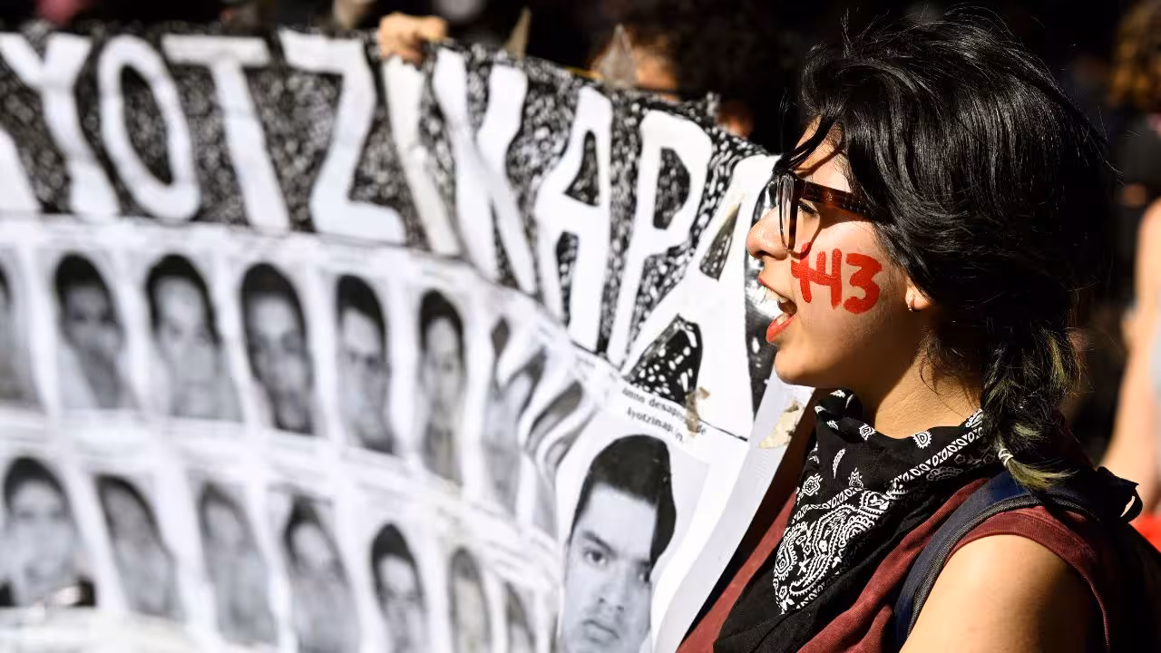 Ordenan liberación de 8 militares por caso Ayotzinapa: Defensa señala caso armado