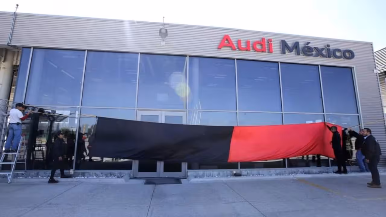 Huelga en Audi México continua sin avances tras una semana de paro