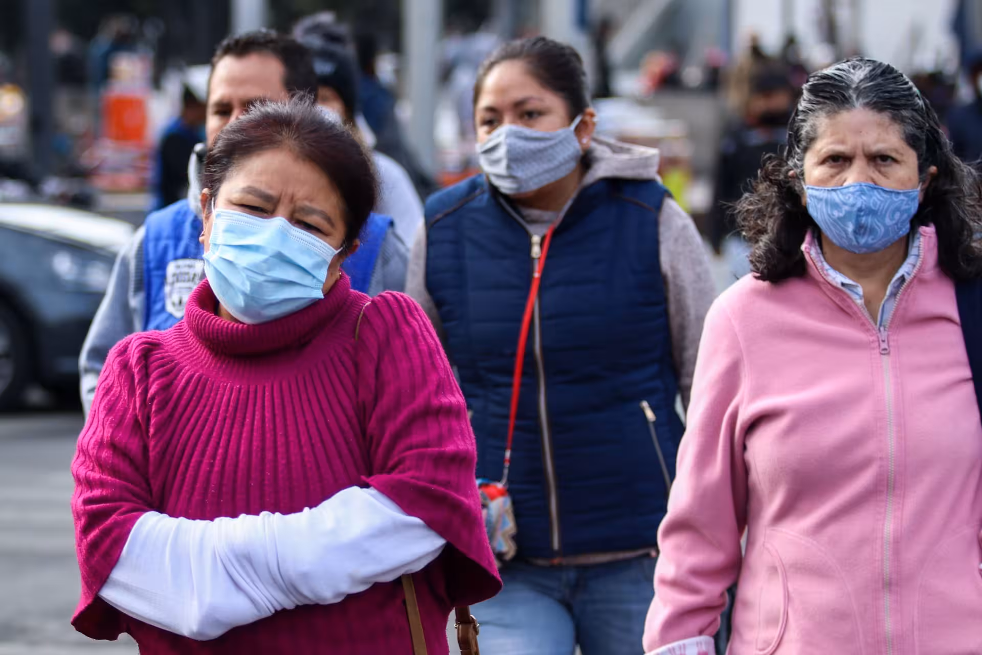 Piden volver a usar cubrebocas ante repunte casos de gripe y covid-19