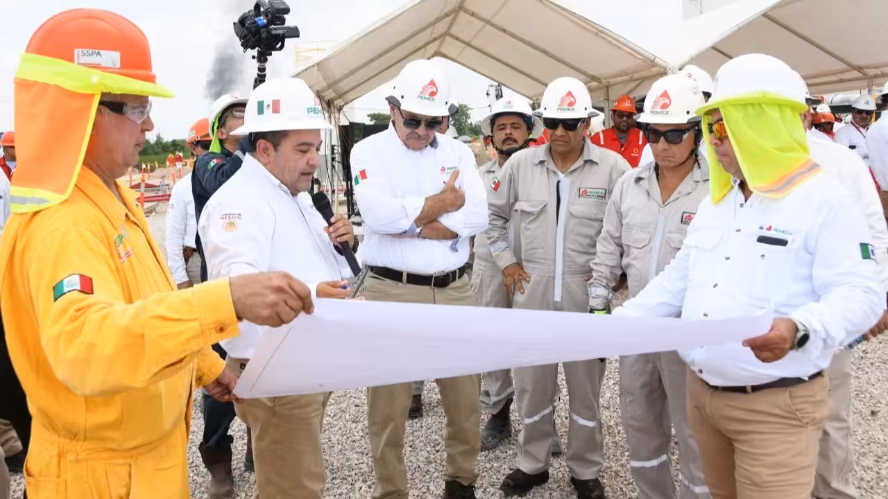 PEMEX eleva en 20% producción de gasolina en agosto