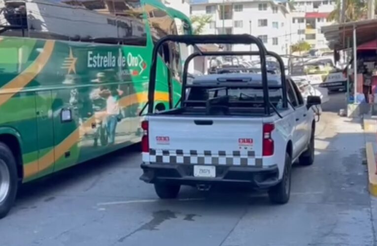 Estudiantes intentan tomar autobús en Acapulco; la GN detiene a 22