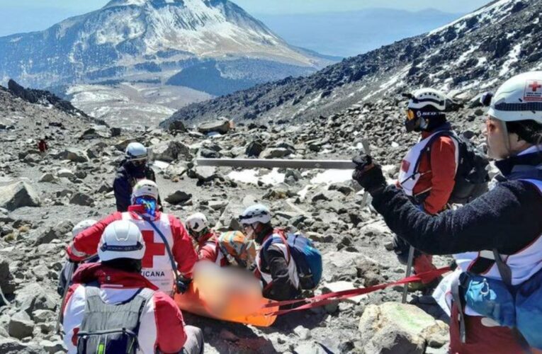 Encuentran sin vida al guía de alpinistas perdidos en el Pico de Orizaba