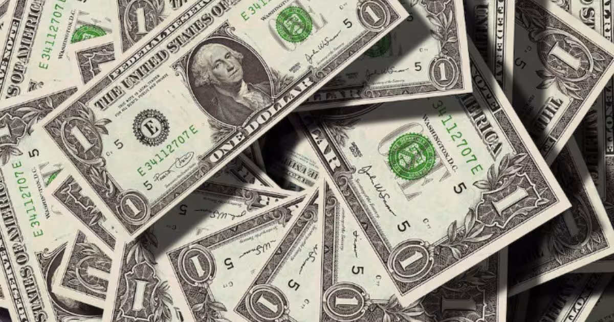 El Dólar hoy se vende en 16.68 pesos