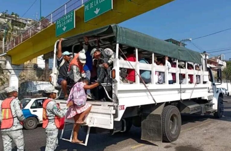 Persiste escasez de transporte público en Acapulco; usuarios enfrentan dificultades