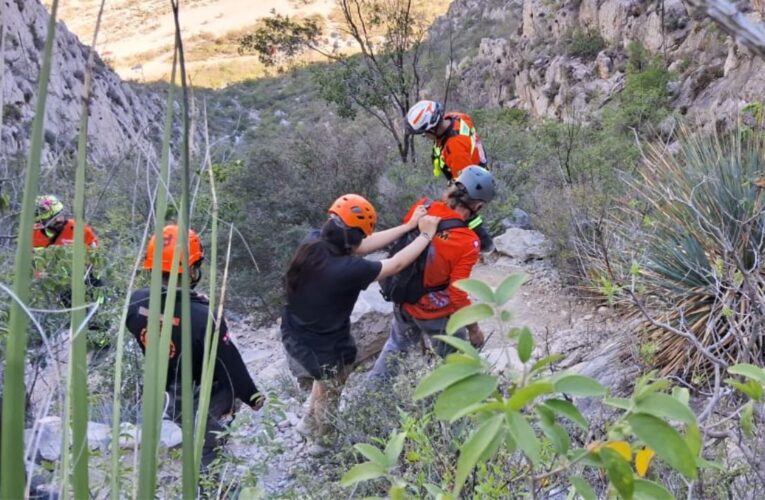 Joven senderista es abandonada por guía de montaña tras caída en La Huasteca