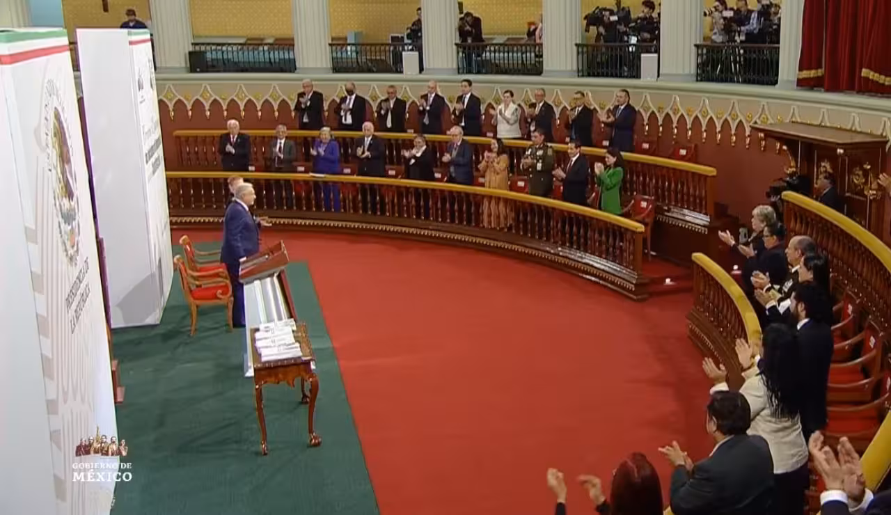 Acepta AMLO que 20 propuestas de reformas son por elecciones