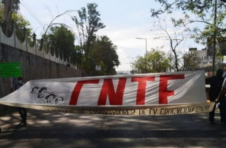 CNTE inicia paro de labores en Michoacan y Oaxaca