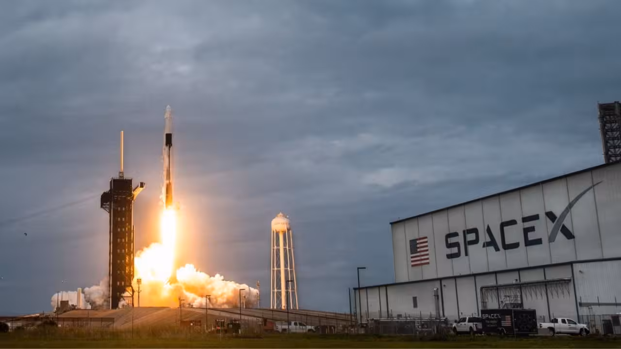 Elon Musk muda sede de SpaceX en medio de cruzada contra Delaware