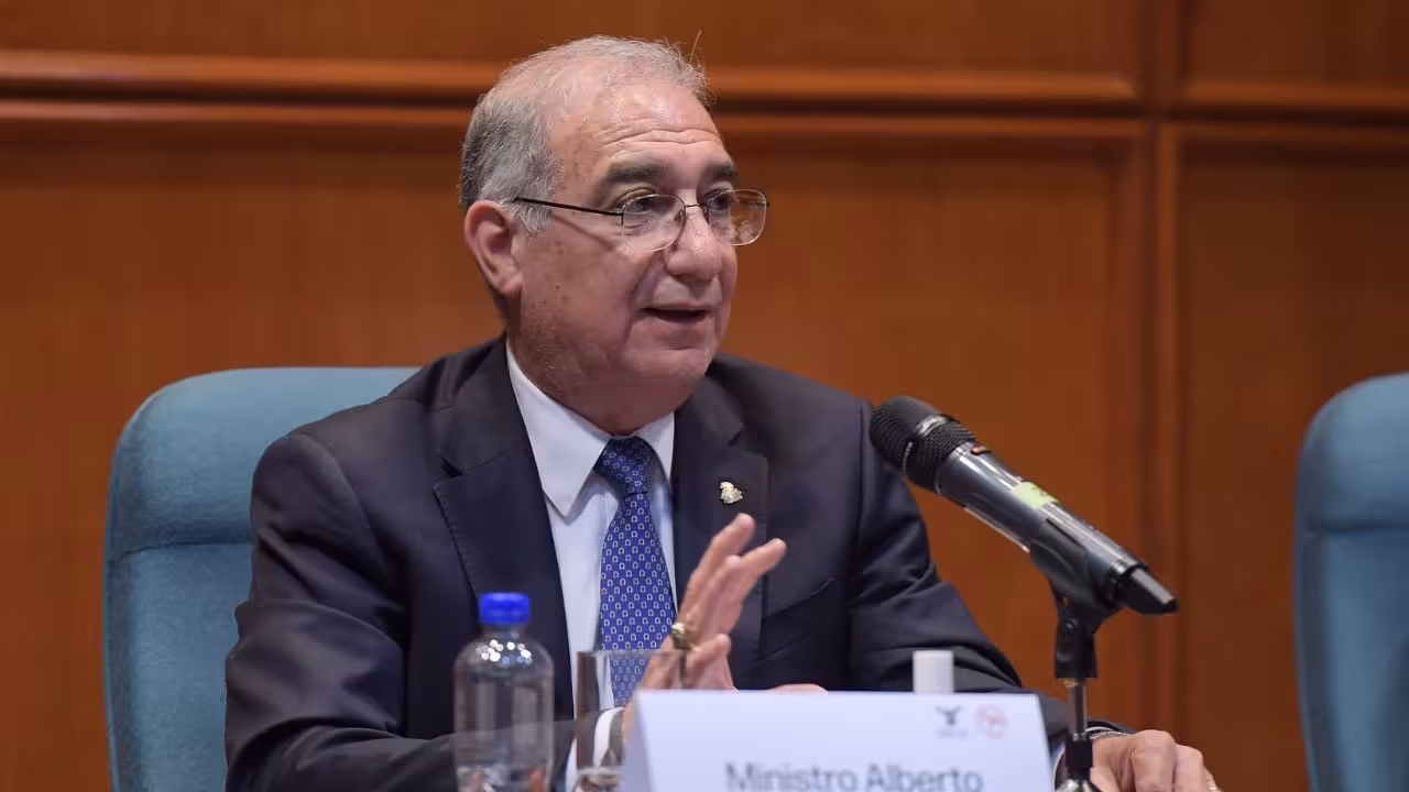 Morena solicita juicio político contra el ministro Alberto Pérez Dayán