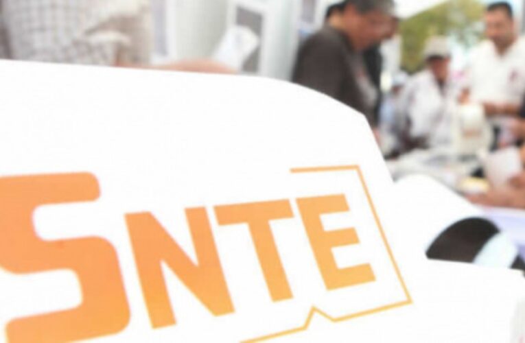 Agradece AMLO a la SNTE y CNTE por evitar conflictos en el presente sexenio