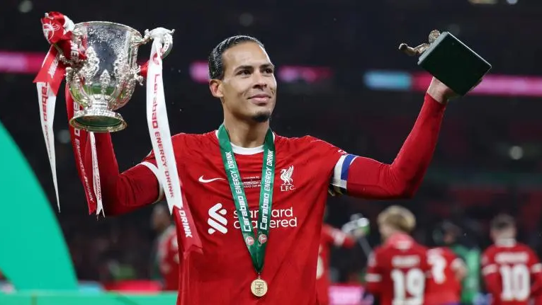 Gol de Van Dijk le da al Liverpool la Copa de la Liga en Wembley