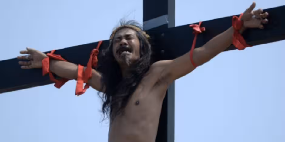 Filipinas lleva ‘al extremo’ las crucifixiones en el Via Crusis del Viernes Santo
