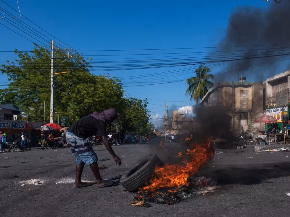 Reportan nuevos tiroteos y ataques en Puerto Príncipe, en medio de la crisis social en Haití