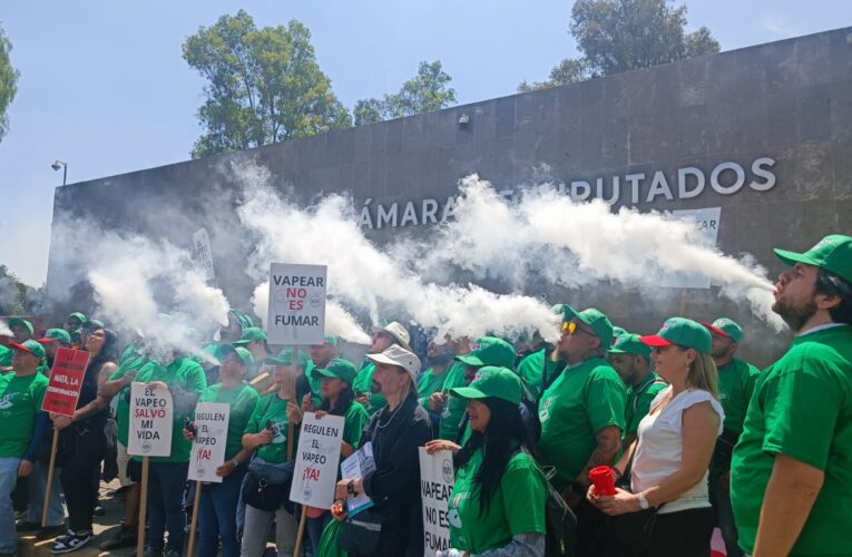 Entregan organizaciones a favor del vapeo cerca de 300 estudios científicos a diputados federales