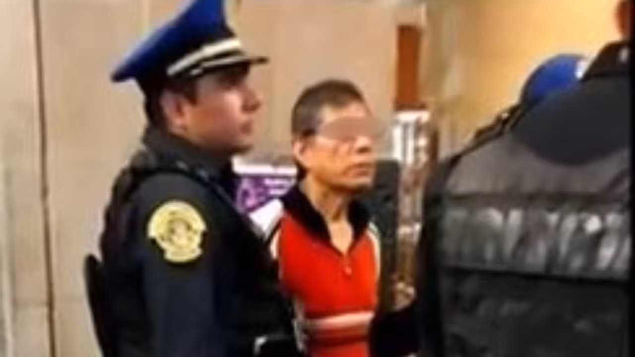 Detienen a exagente de la PBI que intentó entrar a la SCJN con un arma y navajas