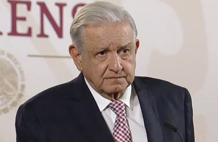 AMLO pide “autolimitarse” y no tocar temas electorales en la “mañanera”