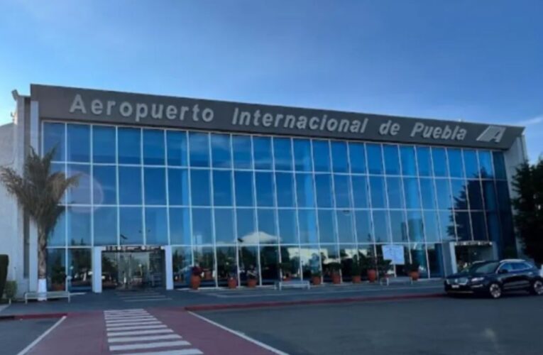 Ceniza del Popocatépetl paraliza nuevamente el aeropuerto de Puebla