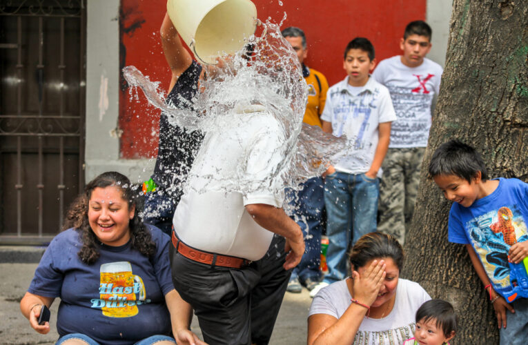 Chertorivski llama a no tirar agua en Sábado de Gloria; hay multa en CDMX