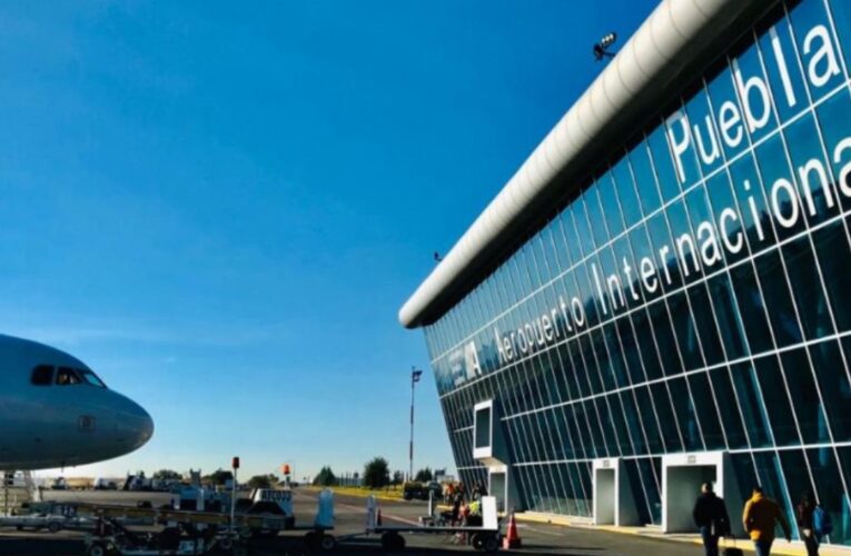 Suspenden operaciones en el Aeropuerto de Puebla por ceniza del Popocatépetl