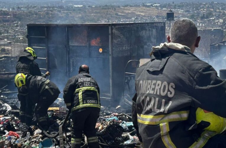 Se incendia recicladora en Cuautitlán Izcalli