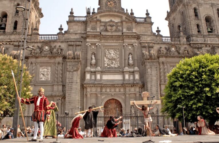 Así se vivió la Pasión de Cristo y Viacrucis en el Zócalo de la CDMX