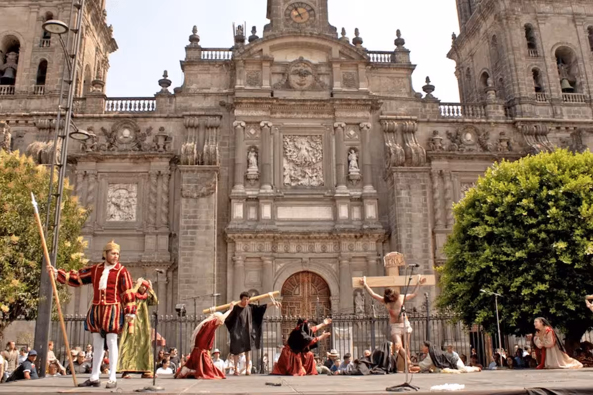 Así se vivió la Pasión de Cristo y Viacrucis en el Zócalo de la CDMX
