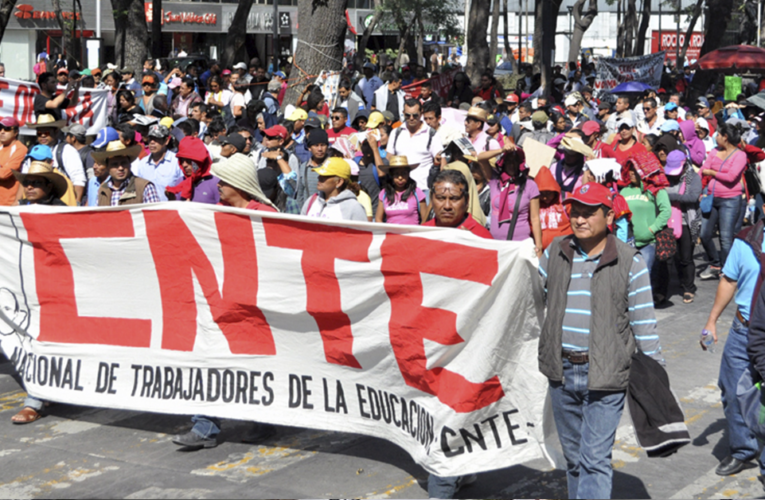 Maestros de la CNTE realizan marchas hoy y paro laboral de 24 horas para exigir al gobierno cumpla sus demandas