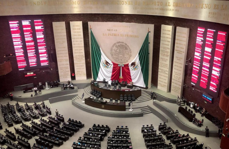 Guardan minuto de silencio en las cámaras del Congreso de la Unión en memoria de candidatos asesinados