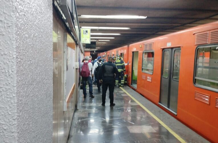 Mujer de 25 años sobrevive tras arrojarse a las vías del Metro Chabacano