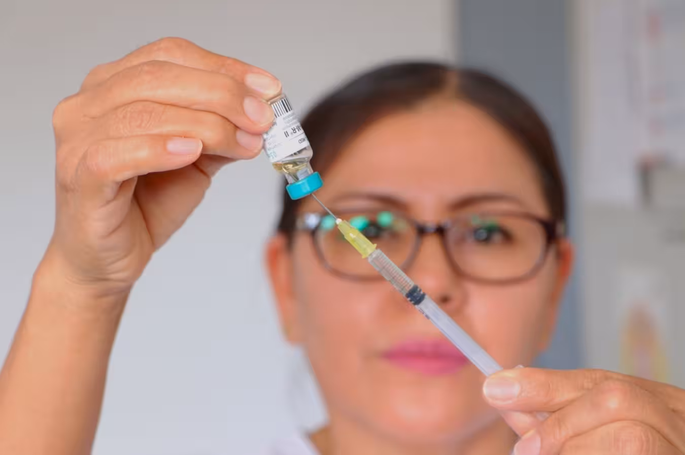 Piden vacunar a menores de edad ante casos de Sarampión