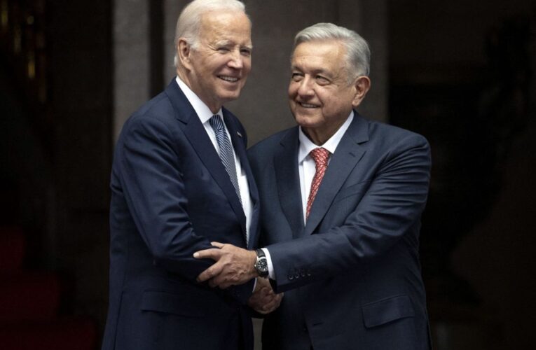 AMLO agradece a Biden condena por asalto a embajada mexicana en Quito