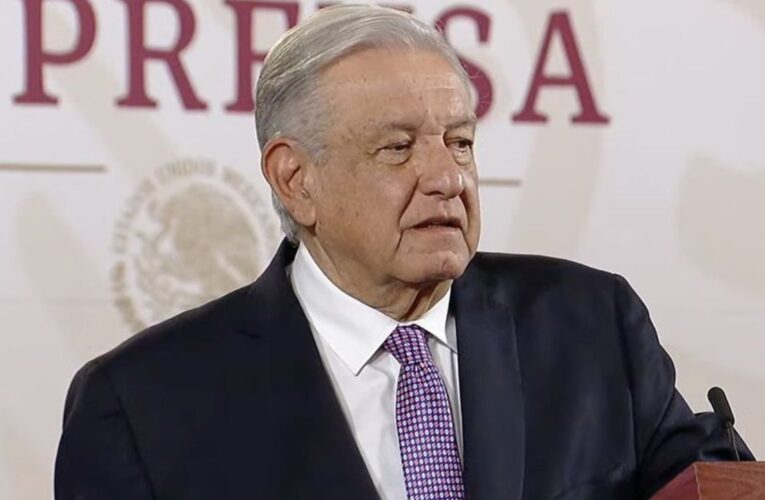 AMLO denuncia campaña sucia de Afores contra reforma de pensiones