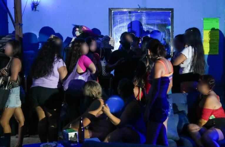 Rescatan a 27 mujeres obligadas a ejercer la prostitución en Cancún