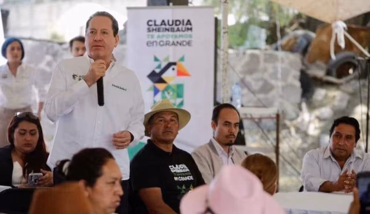 Eruviel Ávila aplaude la excelencia educativa en la UAEMex