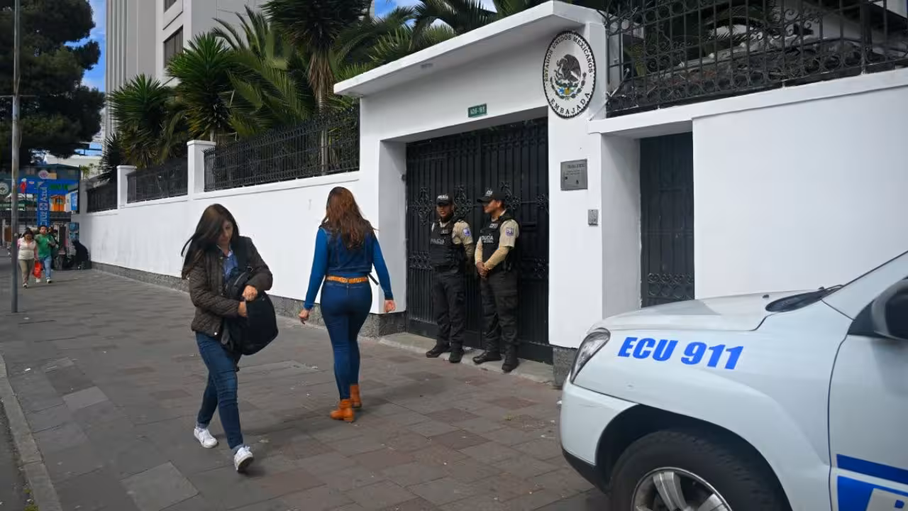 EUA exhorta a Ecuador y México a “resolver sus diferencias”