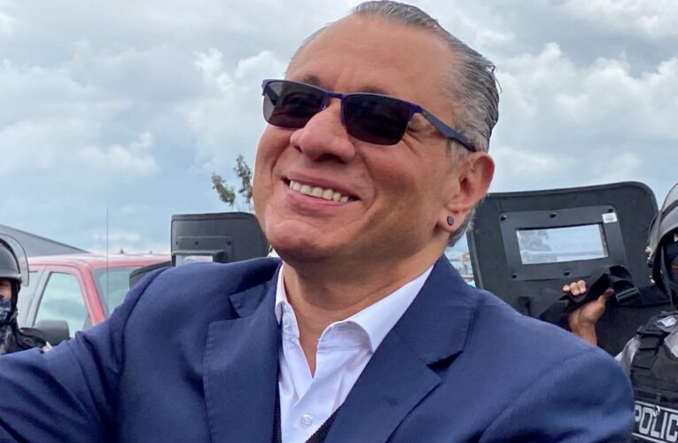 México busca acelerar la entrega de Jorge Glas y pide ayuda a Suiza