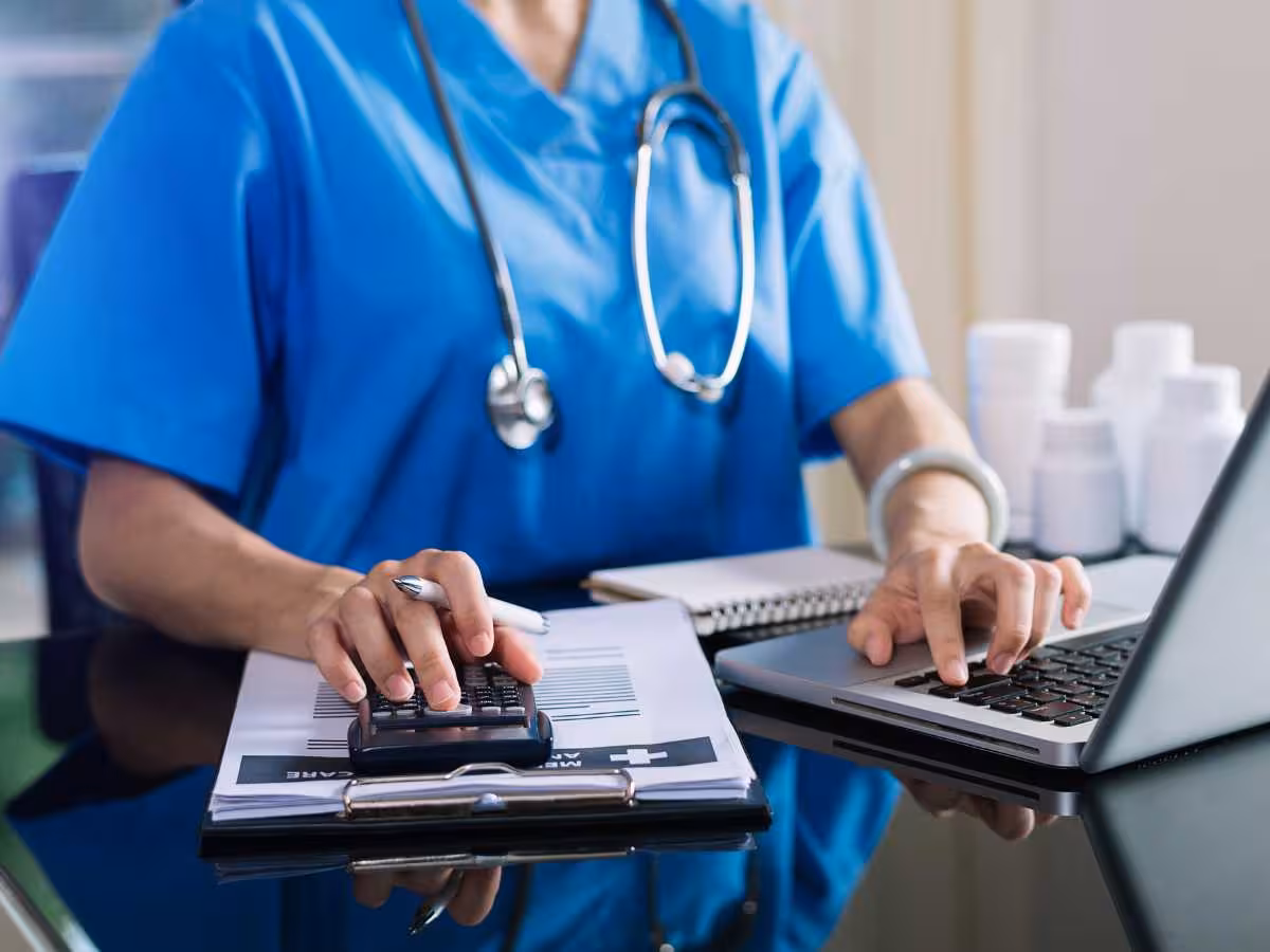 SAT informa sobre los gastos médicos que son deducibles en la declaración anual de impuestos.
