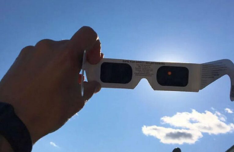 Sinaloa regalará 250 mil lentes para observar el eclipse solar el próximo lunes