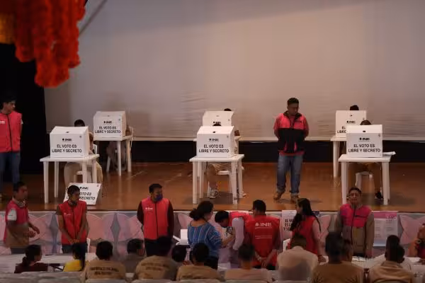 En penales de la ciudad de México y Michoacán inició votación anticipada de reos para elegir Presidenta (e) de la República
