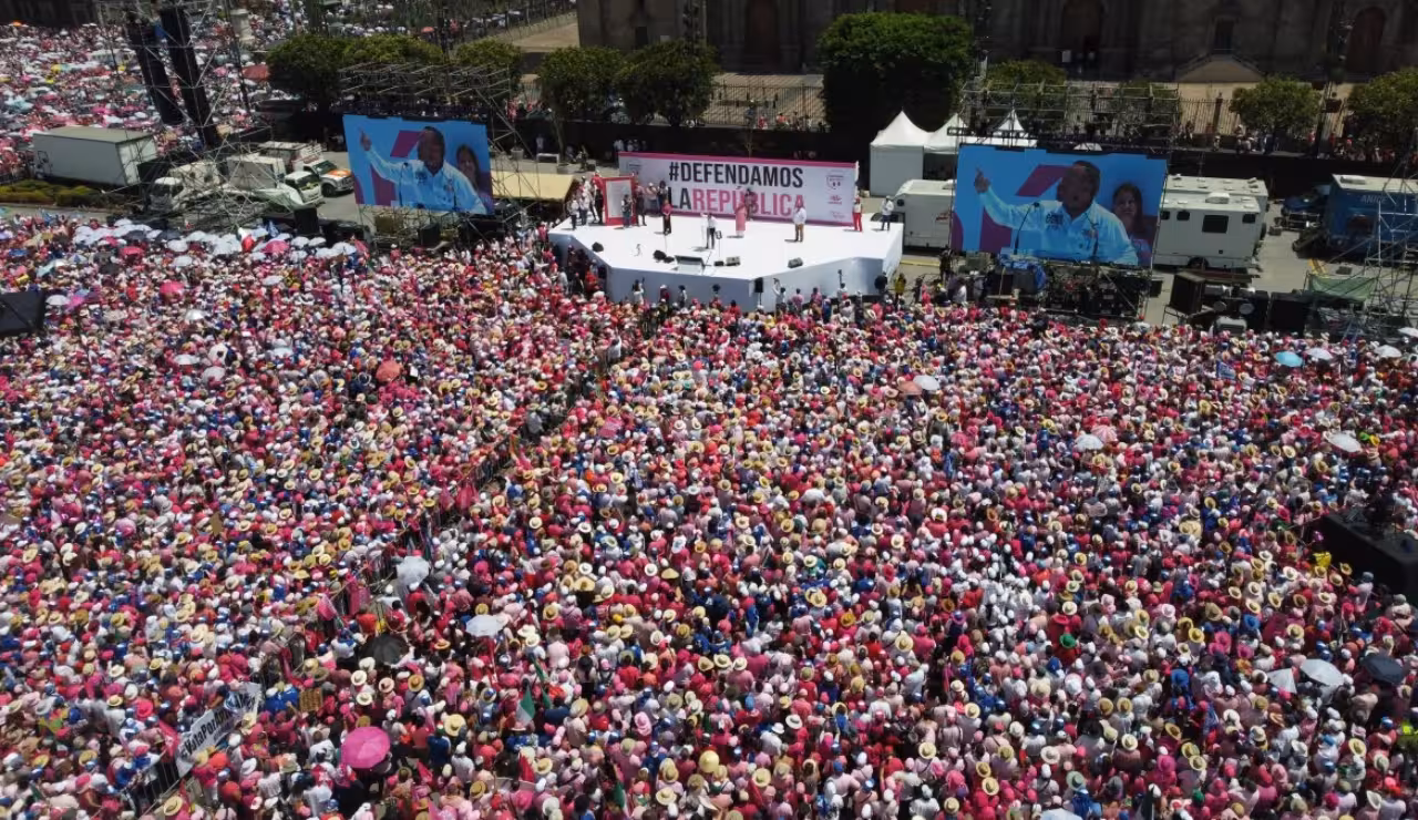El país se encuentra muy bien, requetebién, dice AMLO sobre ‘Marea Rosa’
