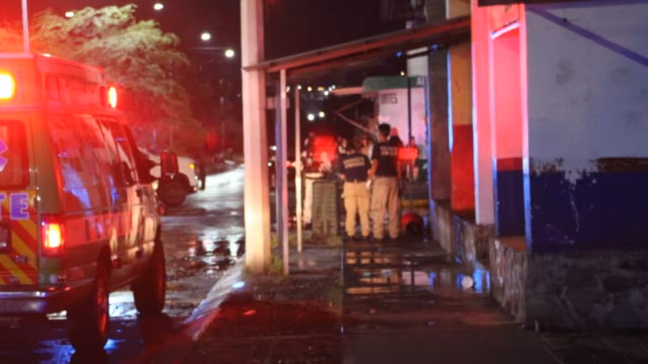 Ataque en Zamora deja un muerto y dos adolescentes heridos