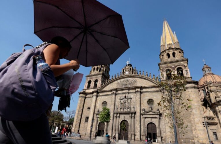 Pronostican más de 45 °C en 13 estados este jueves