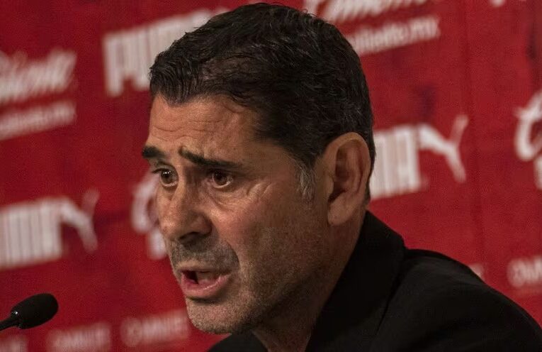 Chivas confirmó la salida de Fernando Hierro; se queda sin director deportivo