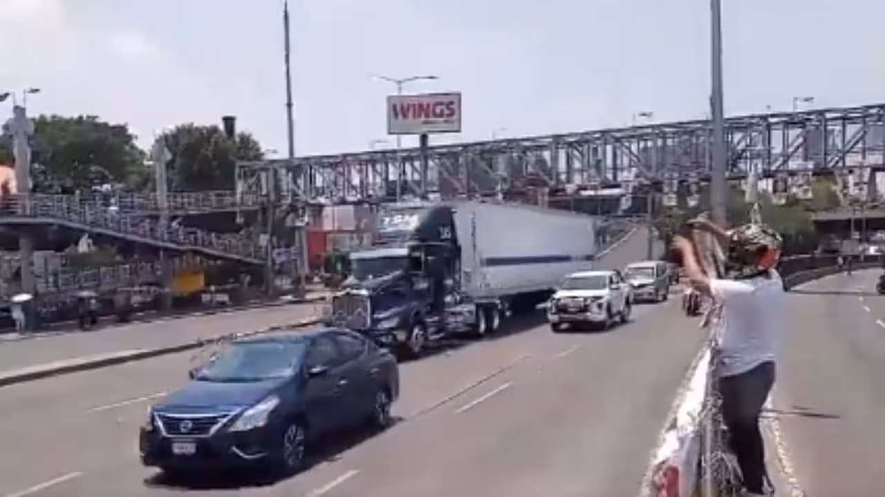 Restablecen circulación en Circuito Interior y AICM tras bloqueos de CNTE