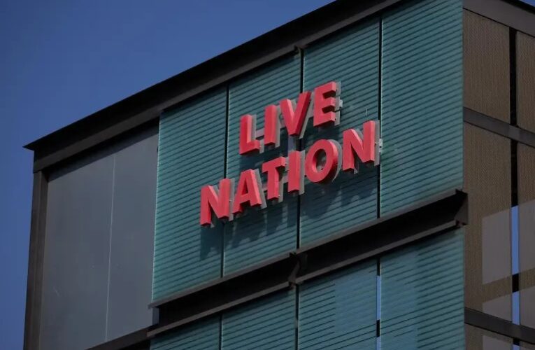 EE. UU. denuncia a Live Nation, dueña de Ticketmaster, por monopolio ilegal en la venta de boletos