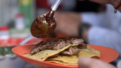 El Califa de León recibió su Estrella Michelin. La pasión mexicana por los tacos a precios accesibles