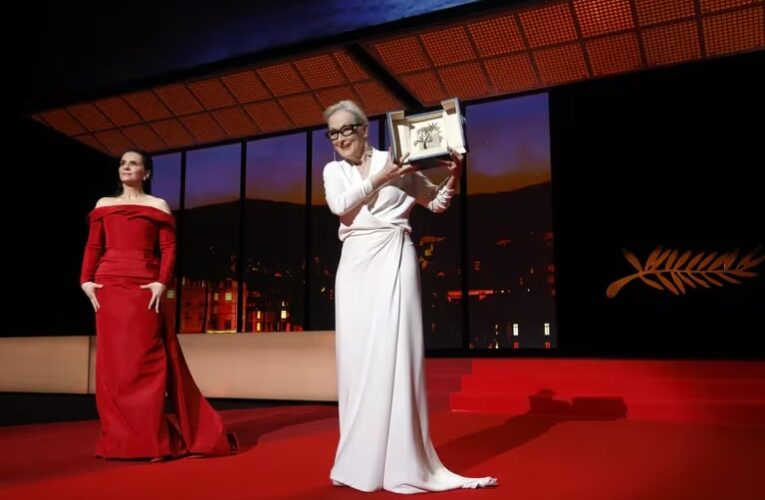 Meryl Streep entre ovaciones y lágrimas recibió en Cannes La Palma de Oro