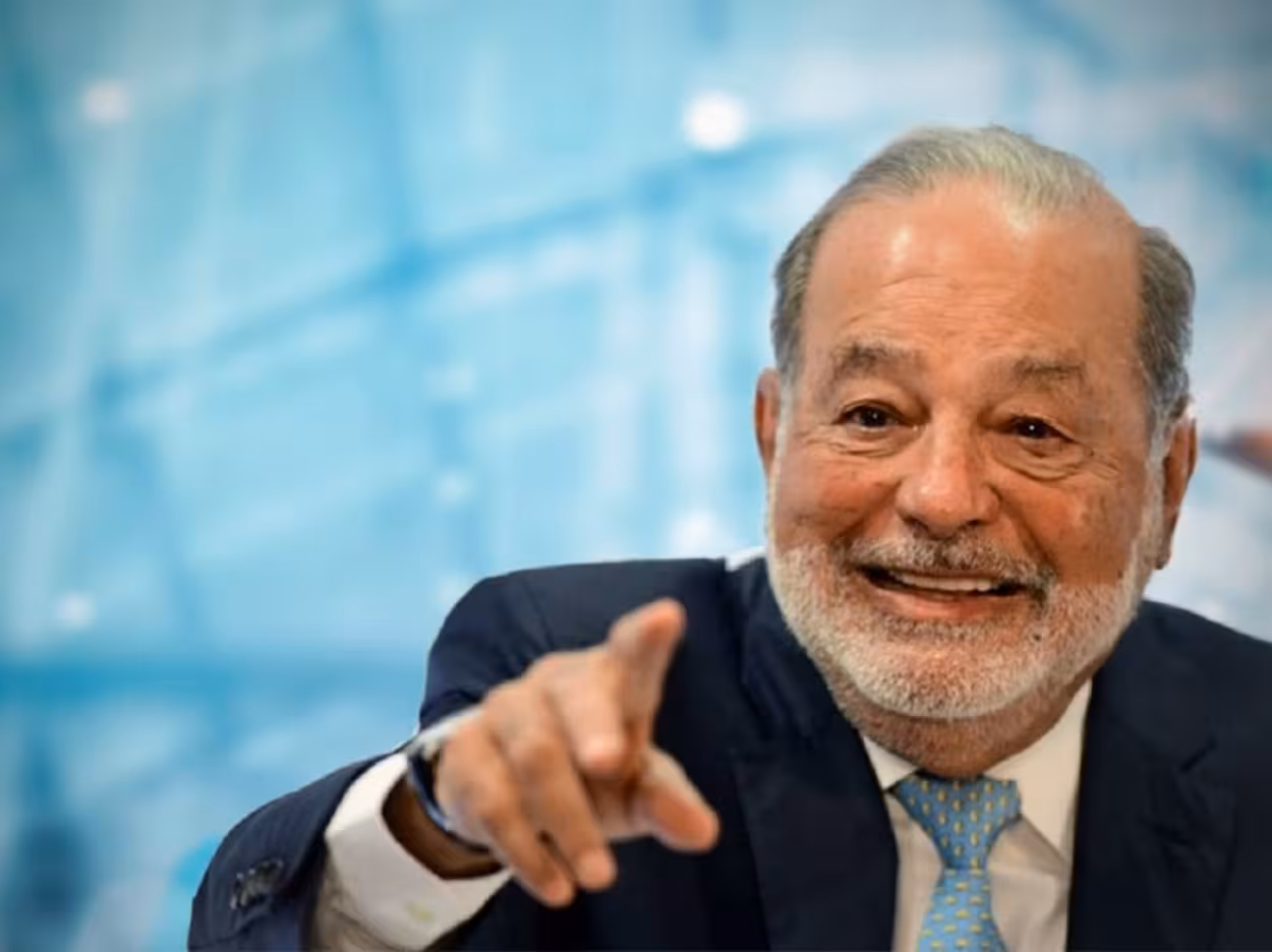 El empresario Carlos Slim Helú recomienda dos estrategias seguras de ahorro para garantizar un retiro tranquilo.