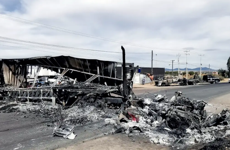 Dejan 9 cadáveres en calle de Fresnillo, Zacatecas