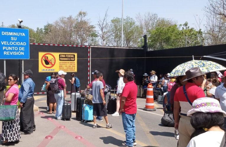 Suspenden todos los vuelos en Aeropuerto de Oaxaca ante bloqueo del SNTE